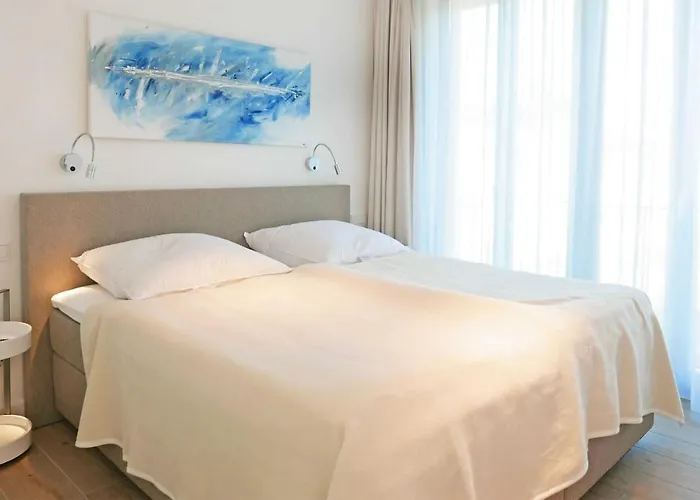 Andrea M Lejlighed *